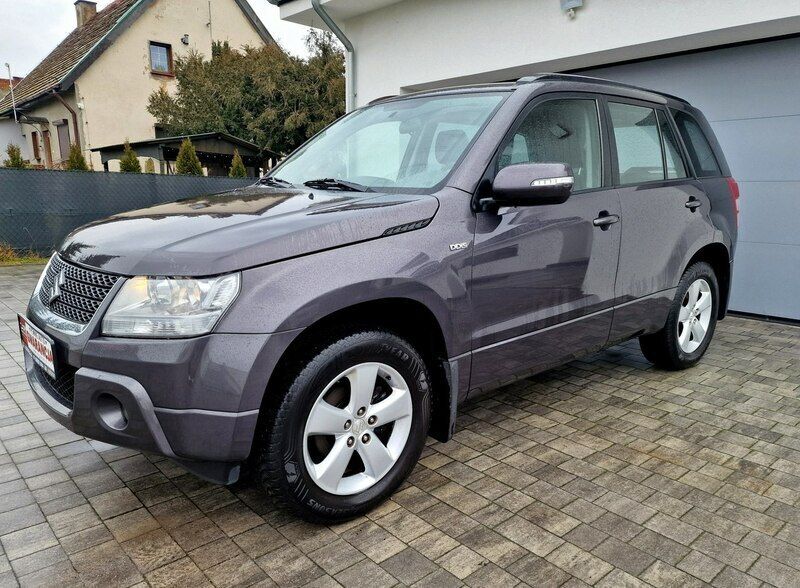 Szary Używany 2011 Suzuki Grand Vitara SUV | 34 990 zł (Drogi) - Obraz 1/4