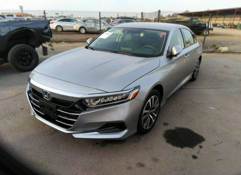 Używany Honda Accord Hybrid 212 KM (155 kW) 2021 Srebrny Sedan/Limuzyna