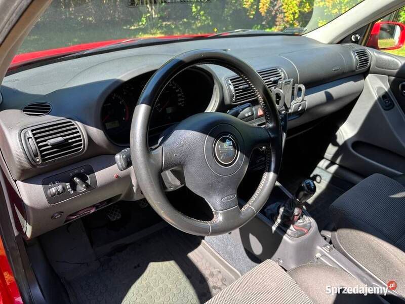 Używany Seat Leon 2002 Czerwony Hatchback