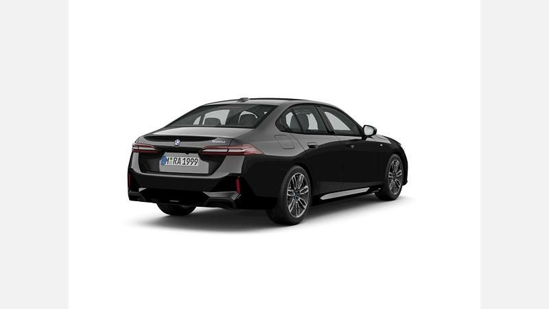 Czarny szafir metalizowany Używany 2024 BMW 520 Comfort Edition Sedan/Limuzyna | 214 900 zł - Obraz 1/2