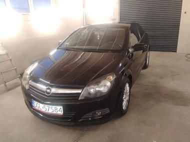 Używany Opel Astra GTC 77 KM (56 kW) 2006 Czarny Hatchback