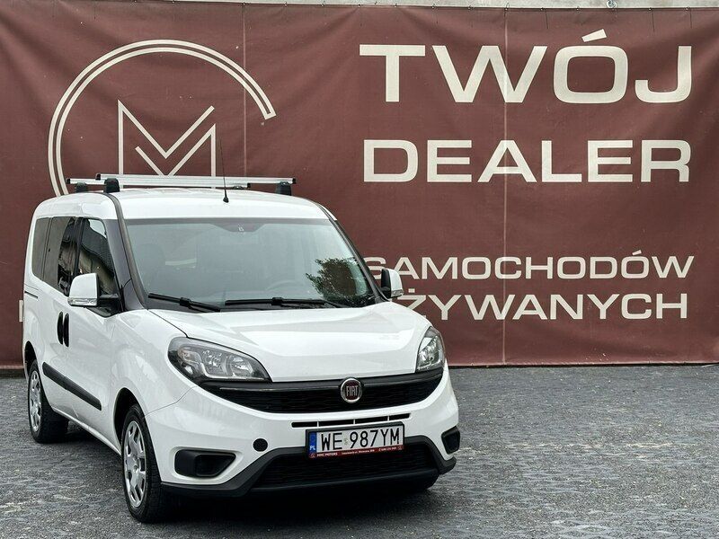 Biały Używany 2020 Fiat Doblò Minivan | 48 800 zł (Uczciwa cena) - Obraz 1/4