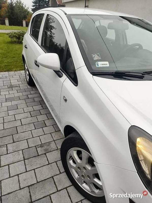 Używany Opel Corsa 2014 Biały Sedan/Limuzyna