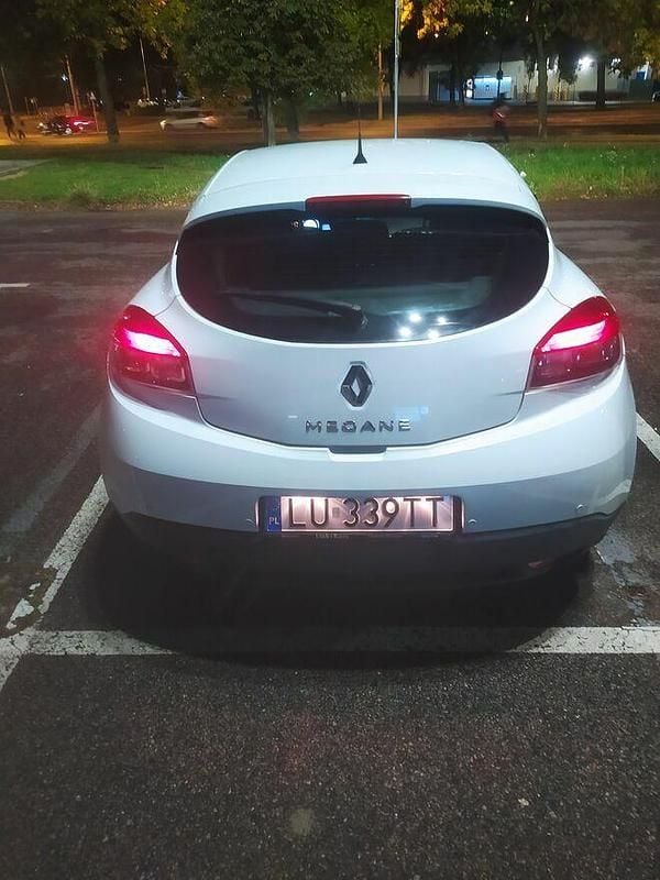 Biały Używany 2011 Renault Mégane III Coupe | 19 500 zł (Uczciwa cena) - Obraz 1/4