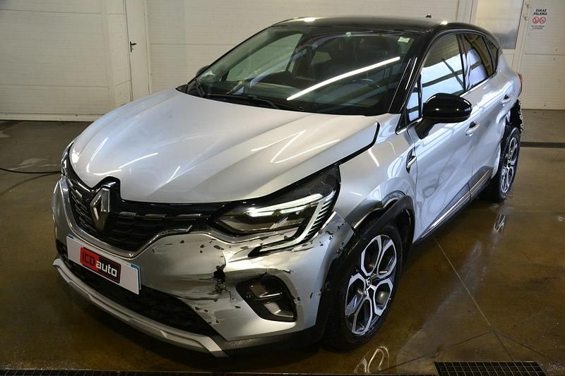 Używany Renault Captur 145 KM (106 kW) 2021 Srebrny SUV