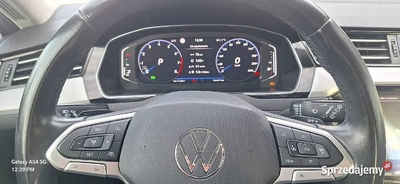 Używany VW Passat 150 KM (110 kW) 2022 Srebrny Kombi