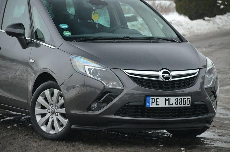 Używany Opel Zafira 165 KM (121 kW) 2012 Szary (metalik) Minivan