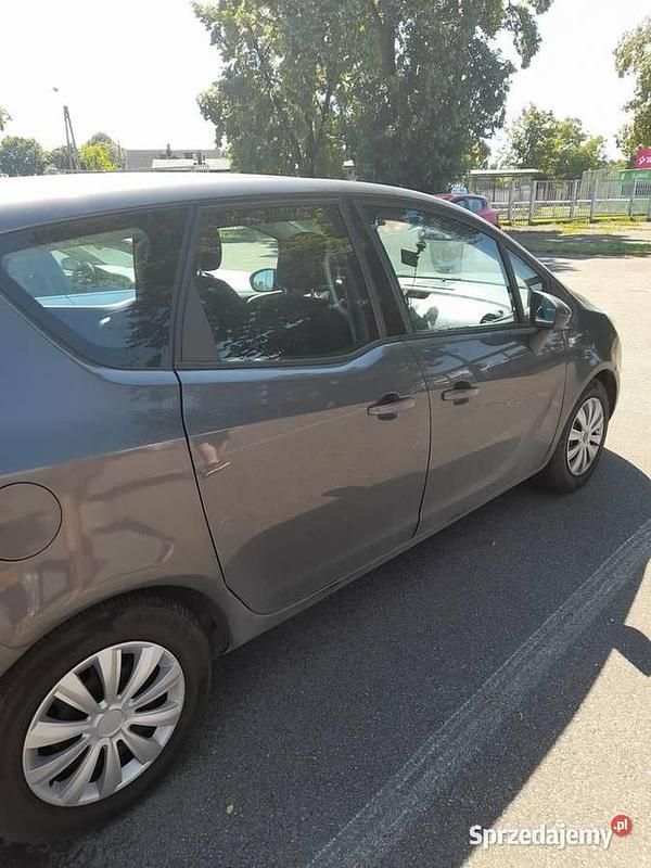 Szary Używany 2010 Opel Meriva Minivan | 23 500 zł (Drogi) - Obraz 1/3