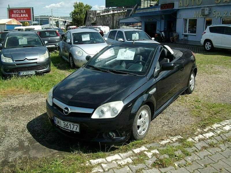 Czarny Używany 2005 Opel Tigra Kabriolet | 4000 zł (Uczciwa cena) - Obraz 1/4