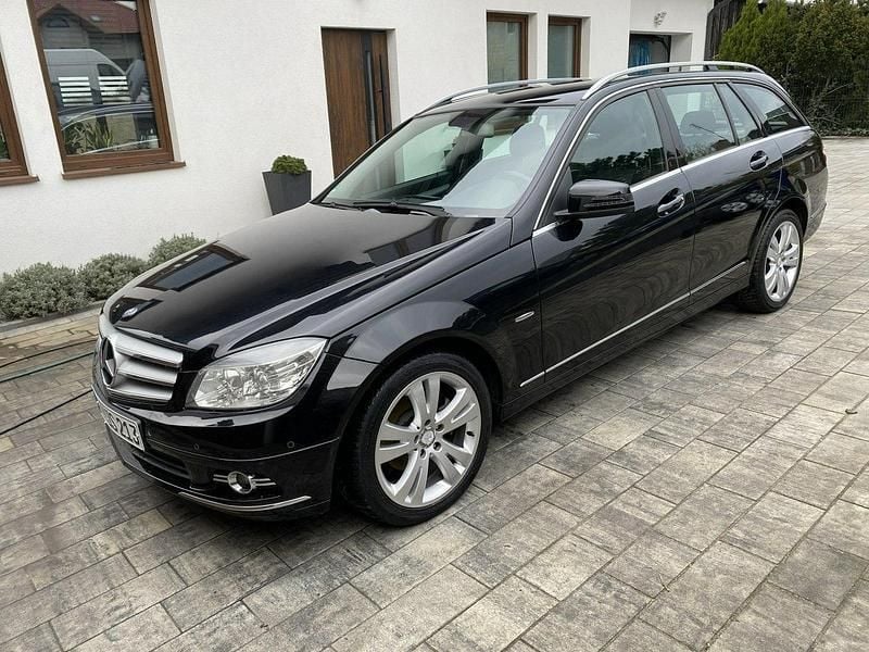 Używany Mercedes C200 185 KM (136 kW) 2009 Czarny Kombi