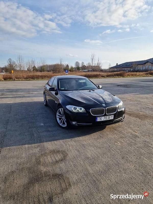 Używany BMW 528 2011 Czarny Sedan/Limuzyna