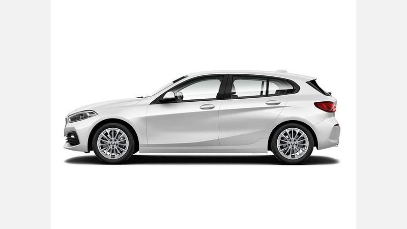 Używany BMW 118 Advantage 140 KM (102 kW) 2023 Biel mineralna metalizowany Hatchback