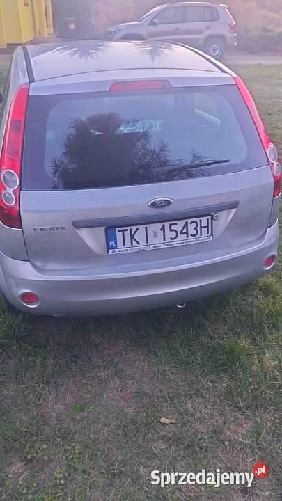 Używany Ford Fiesta 2007 Srebrny Hatchback