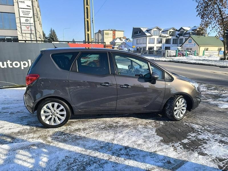 Używany Opel Meriva 120 KM (88 kW) 2013 Brązowy Minivan
