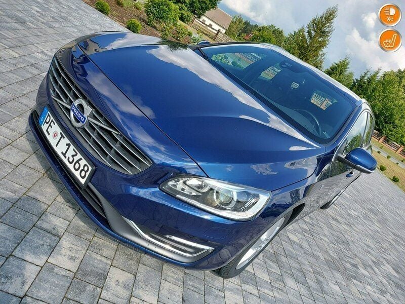 Używany Volvo V60 Ocean Race 181 KM (133 kW) 2014 Niebieski Kombi