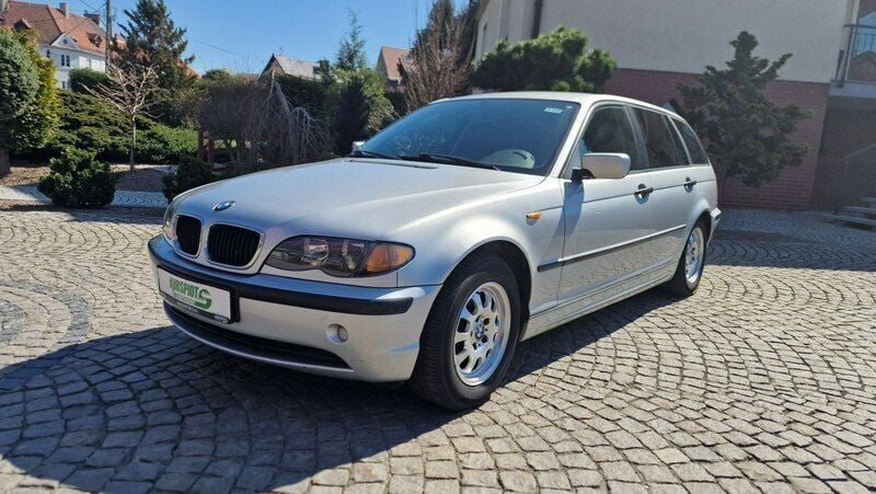 Srebrny Używany 2005 BMW 318 Kombi | 7900 zł - Obraz 1/4