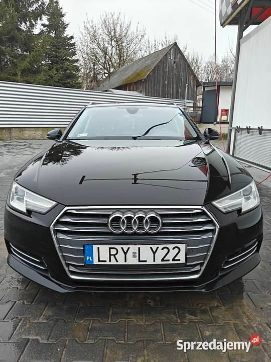 Używany Audi A4 2017 Czarny Kombi