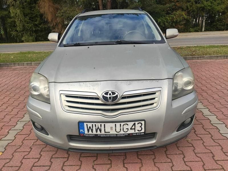 Inny kolor Używany 2006 Toyota Avensis Kombi | 7000 zł (Dobra cena) - Obraz 1/4