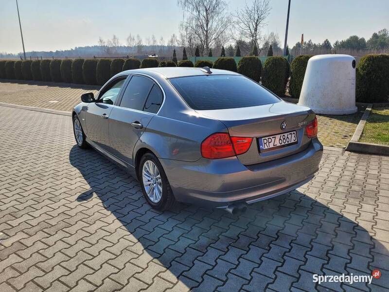 Szary Używany 2010 BMW 325 Sedan/Limuzyna | 34 900 zł - Obraz 1/4