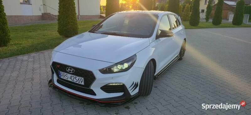 Biały Używany 2017 Hyundai i30 Hatchback | 83 000 zł - Obraz 1/4
