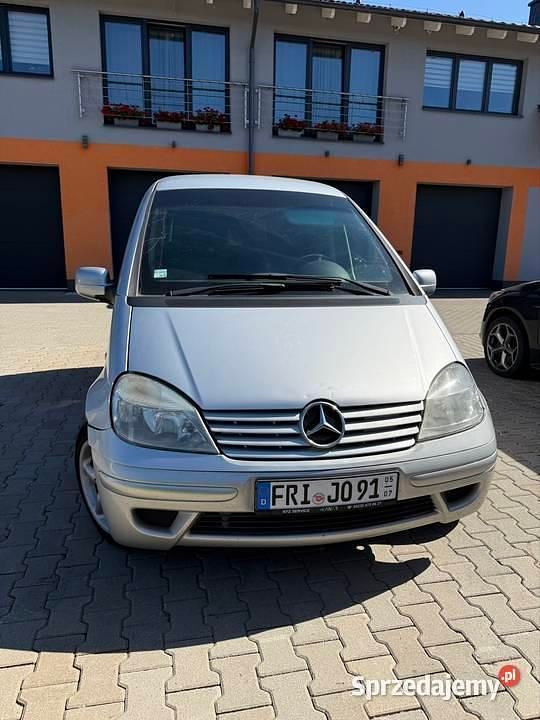 Srebrny Używany 2003 Mercedes Vaneo Minivan | 4700 zł - Obraz 1/4