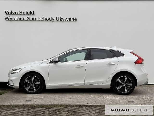 Używany Volvo V40 152 KM (111 kW) 2019 Biały