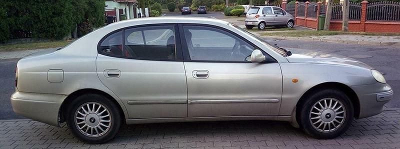 Używany Chevrolet Leganza CDX 1998 Srebrny Sedan/Limuzyna