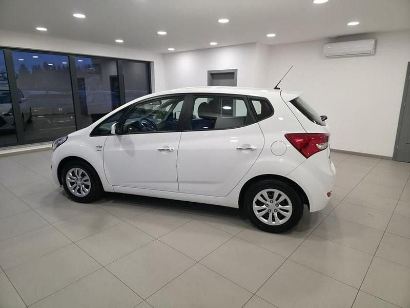 Używany Hyundai ix20 90 KM (66 kW) 2015 Biały Hatchback