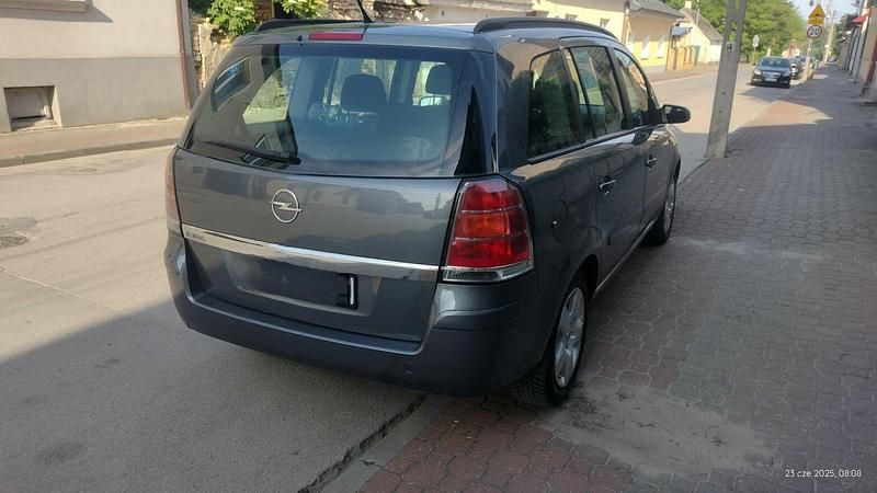 Używany Opel Zafira 2005 Szary Minivan