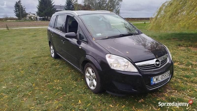 Używany Opel Zafira 2008 Czarny Minivan