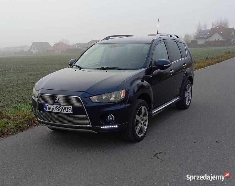 Granatowy Używany 2010 Mitsubishi Outlander SUV | 28 200 zł (Uczciwa cena) - Obraz 1/4