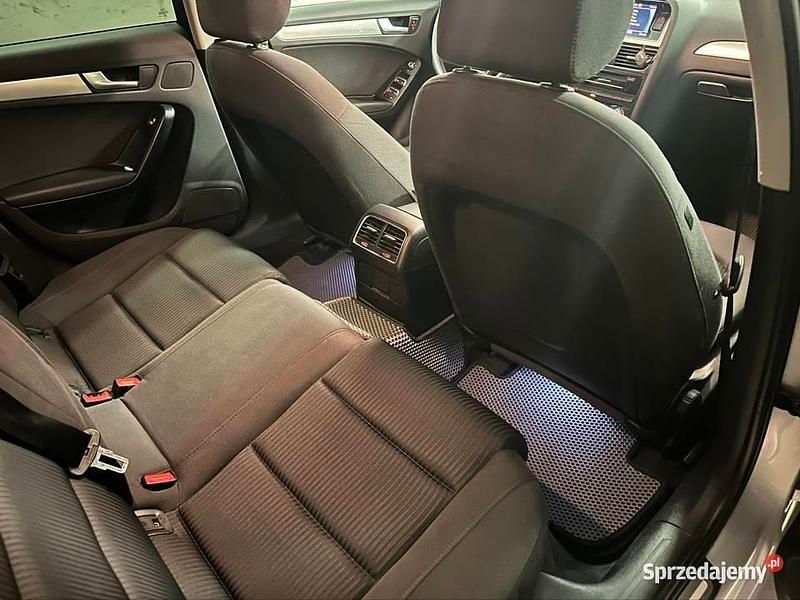 Używany Audi A4 2015 Srebrny Kombi