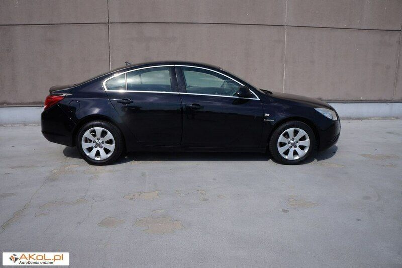 Używany Opel Insignia 115 KM (84 kW) 2009 Czarny (metalik) Sedan/Limuzyna