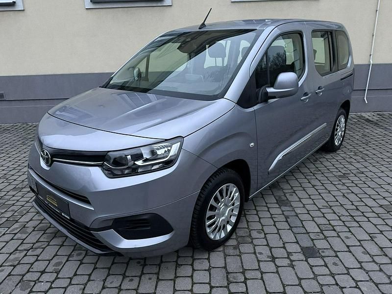 Używany Toyota Proace Verso City 102 KM (75 kW) 2020 Srebrny Kombi