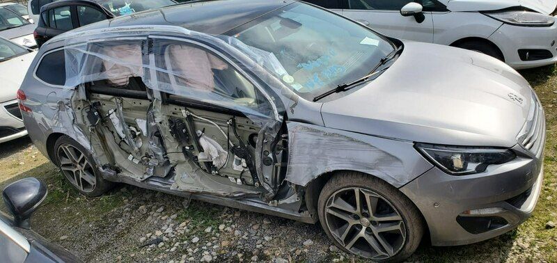 Używany Peugeot 308 150 KM (110 kW) 2015 Inny kolor Sedan/Limuzyna