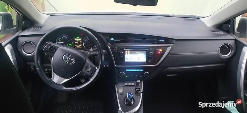Biały Używany 2015 Toyota Auris Hybrid Kombi | 35 000 zł (Super Cena) - Obraz 1/2