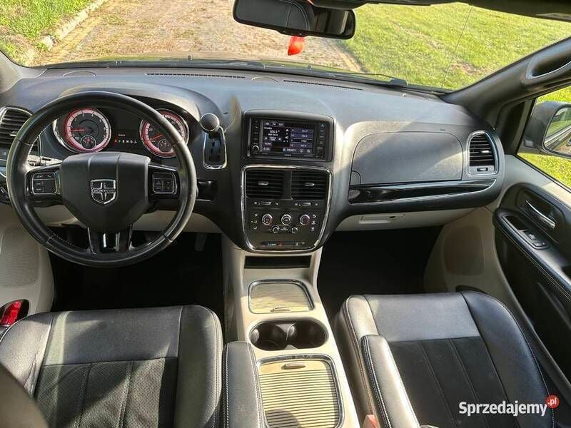 Używany Dodge Grand Caravan SXT 283 KM (208 kW) 2018 Czarny Minivan