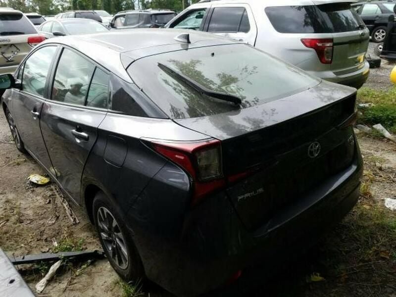 Używany Toyota Prius 121 KM (88 kW) 2019 Szary Hatchback