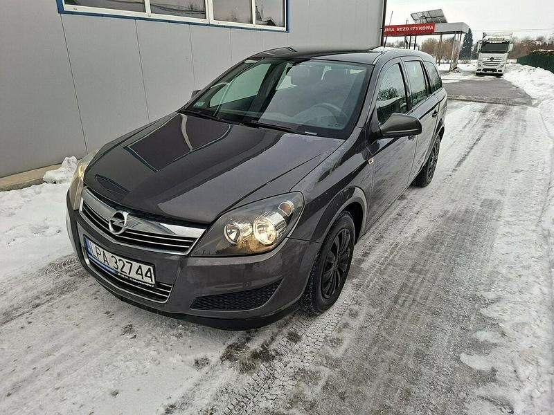 Używany Opel Astra 2011 Szary Kombi