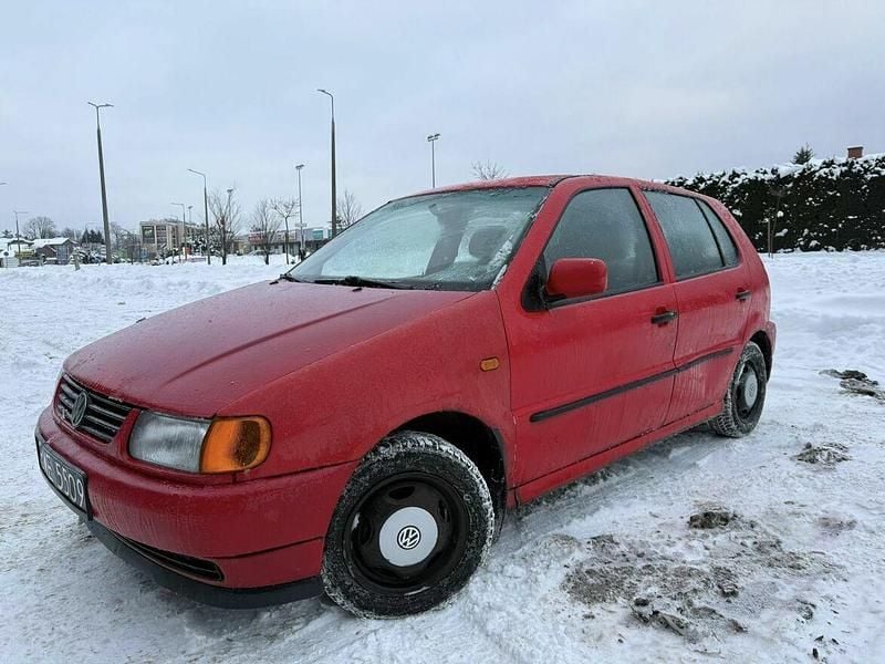Czerwony Używany 2000 VW Polo Sedan/Limuzyna | 1550 zł (Super Cena) - Obraz 1/4