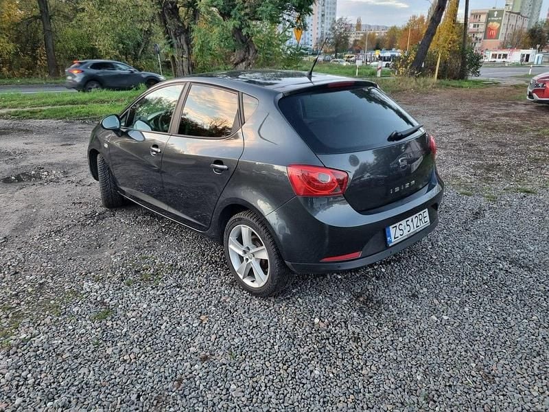 Używany Seat Ibiza 86 KM (63 kW) 2012 Inny (metalik) Hatchback