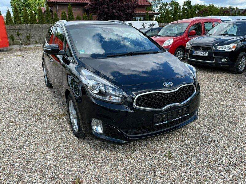 Używany Kia Carens 136 KM (100 kW) 2014 Czarny (metalik) Minivan