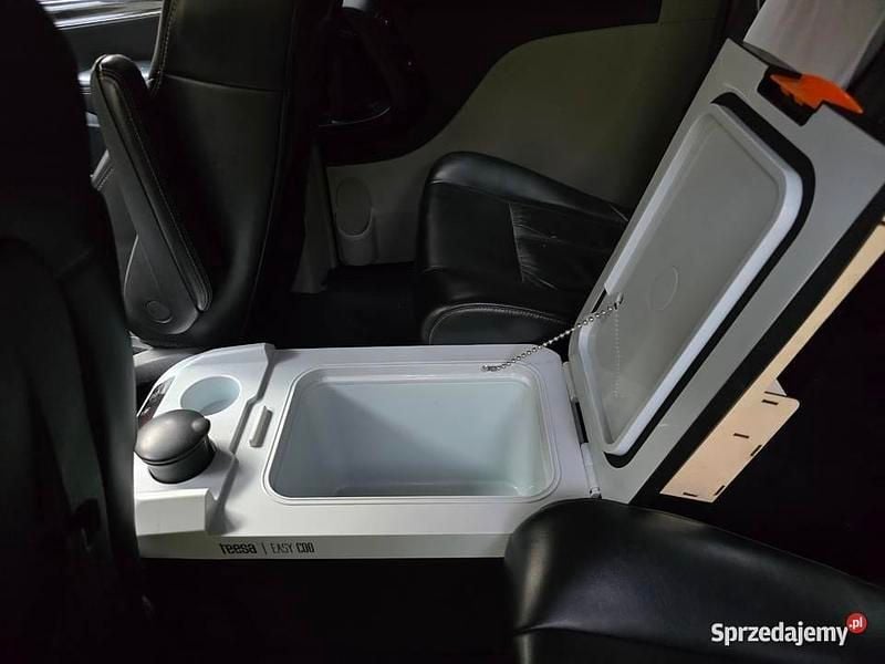 Używany Chrysler Town & Country Limited 2016 Niebieski Minivan