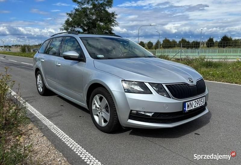 Używany Skoda Octavia 2018 Srebrny Kombi
