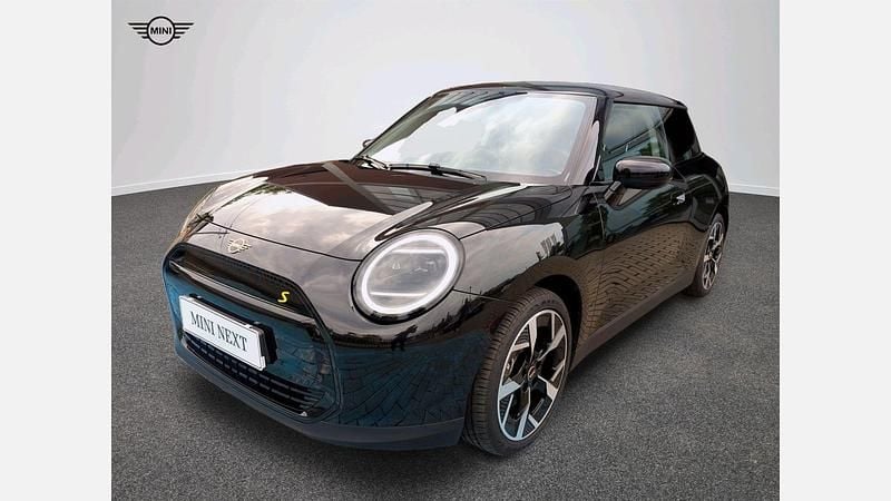 Używany Mini Cooper SE 160 kW (218 KM) 2024 Midnight black ii Hatchback