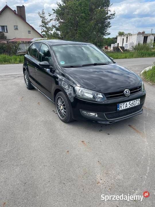Czarny Używany 2011 VW Polo Hatchback | 13 800 zł (Uczciwa cena) - Obraz 1/4