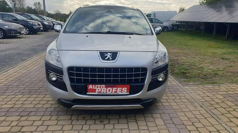 Srebrny (metalik) Używany 2011 Peugeot 3008 SUV | 23 900 zł (Super Cena) - Obraz 1/4