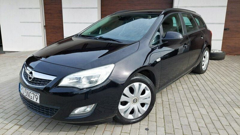 Czarny (metalik) Używany 2010 Opel Astra Sedan/Limuzyna | 22 900 zł - Obraz 1/4