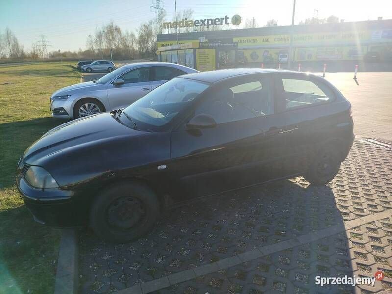 Czarny Używany 2002 Seat Ibiza Hatchback | 2100 zł (Uczciwa cena) - Obraz 1/4