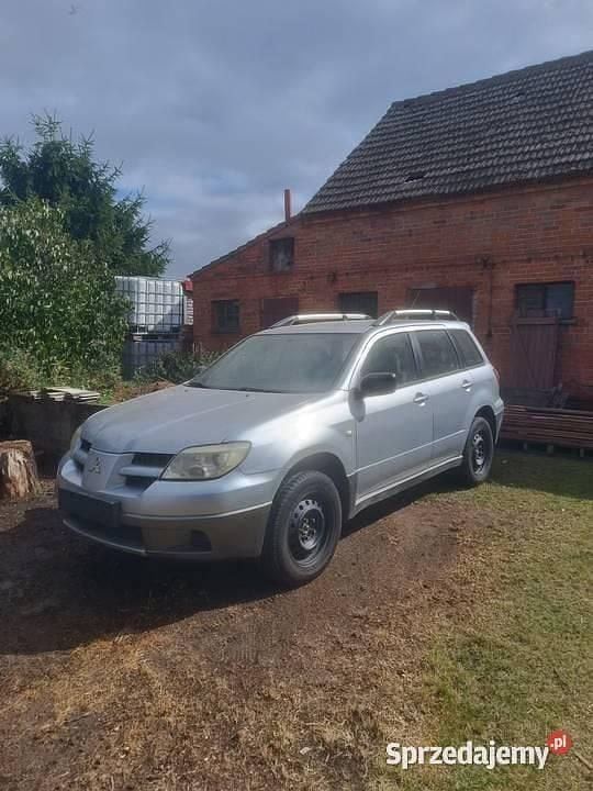 Srebrny Używany 2005 Mitsubishi Outlander SUV | 5500 zł - Obraz 1/3